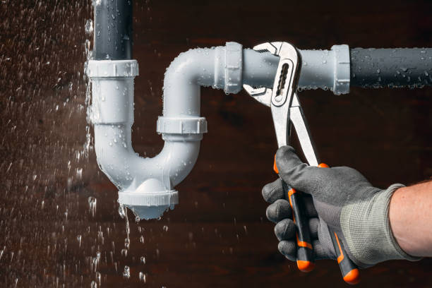 Professional Emergency Plumber technician working in Enon, VA